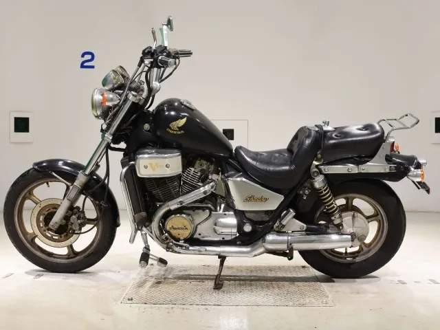 Honda Shadow 750 1986, чёрный, фото 2