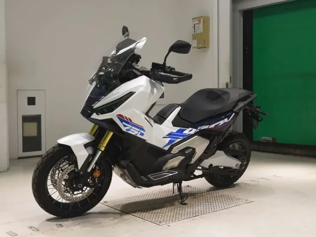 Honda X-ADV750 2026, белый, красный, синий, фото 4