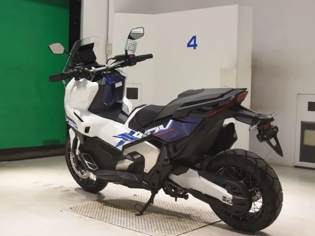 Honda X-ADV750 2026, белый, красный, синий, фото 6