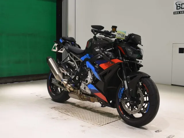 BMW M1000R 2026, чёрный, фото 3