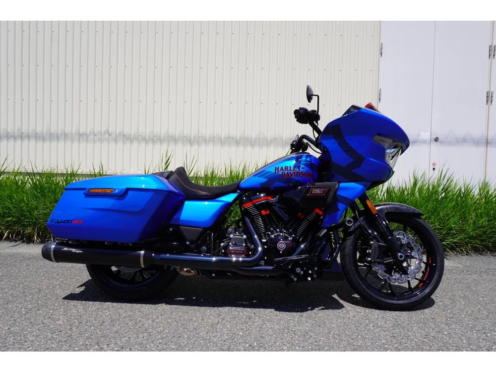 Harley-Davidson FLTRXSTSE CVO 2026, синий, фото 2