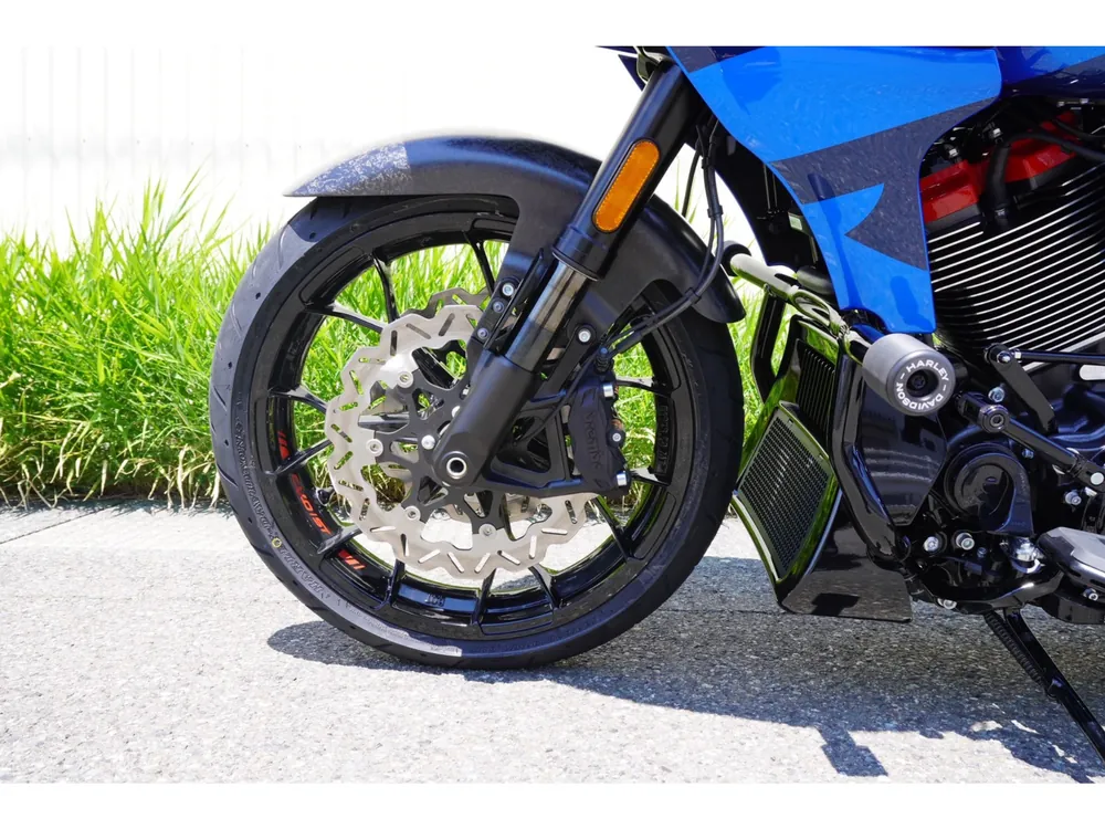 Harley-Davidson FLTRXSTSE CVO 2026, синий, фото 13