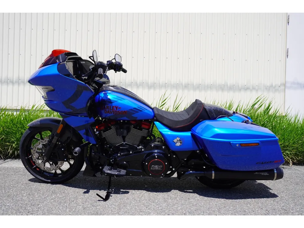 Harley-Davidson FLTRXSTSE CVO 2026, синий, фото 3