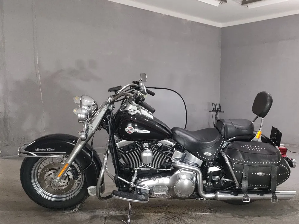 Harley-Davidson Heritage Softail Classic FLSTC1450 2001, чёрный, фото 2