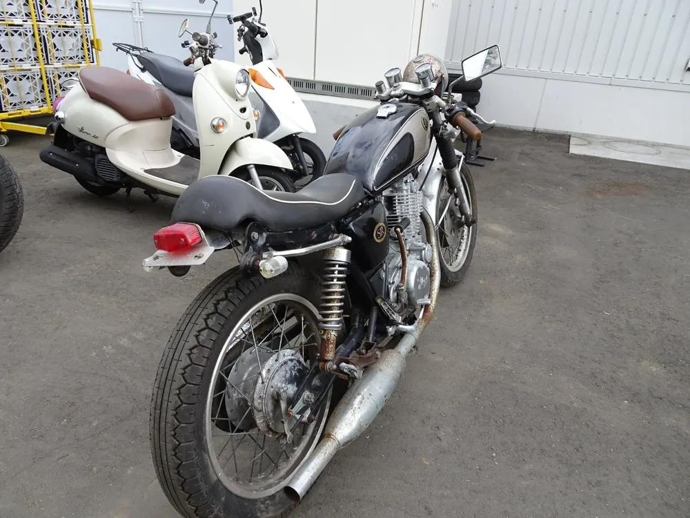 Yamaha SR400 1995, чёрный, фото 5