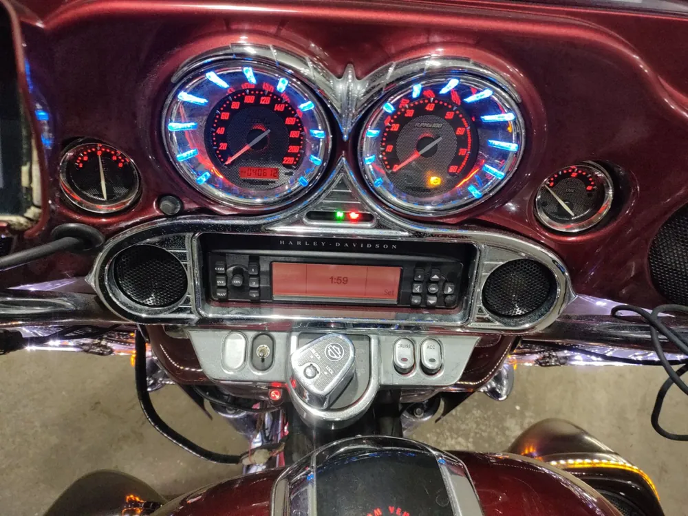 Harley-Davidson FLHXSE1800CVO 2012, красный, фото 5