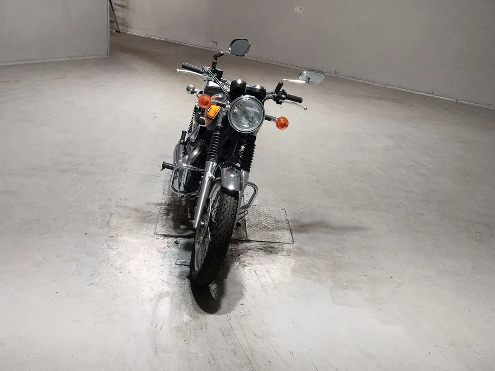 Kawasaki W800 2018, чёрный, оранжевый, фото 3