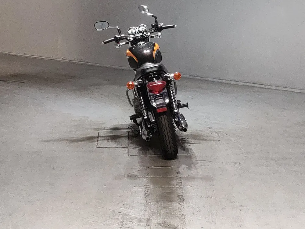 Kawasaki W800 2018, чёрный, оранжевый, фото 4