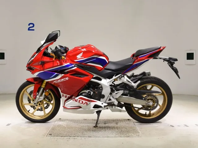 Honda CBR250RR, красный, фото 2