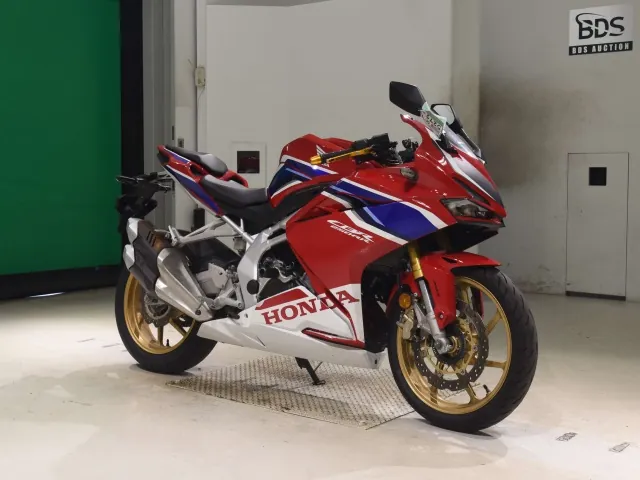 Honda CBR250RR, красный, фото 3