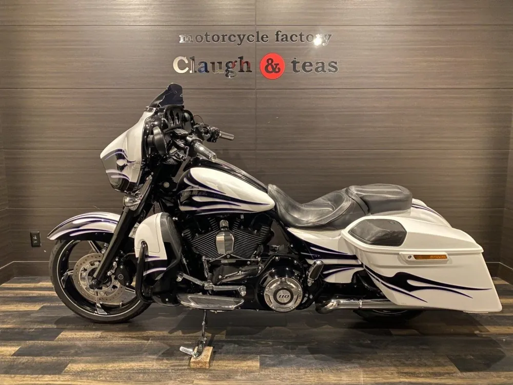 Harley-Davidson FLHXSE1800CVO 2016, white / black, фото 7