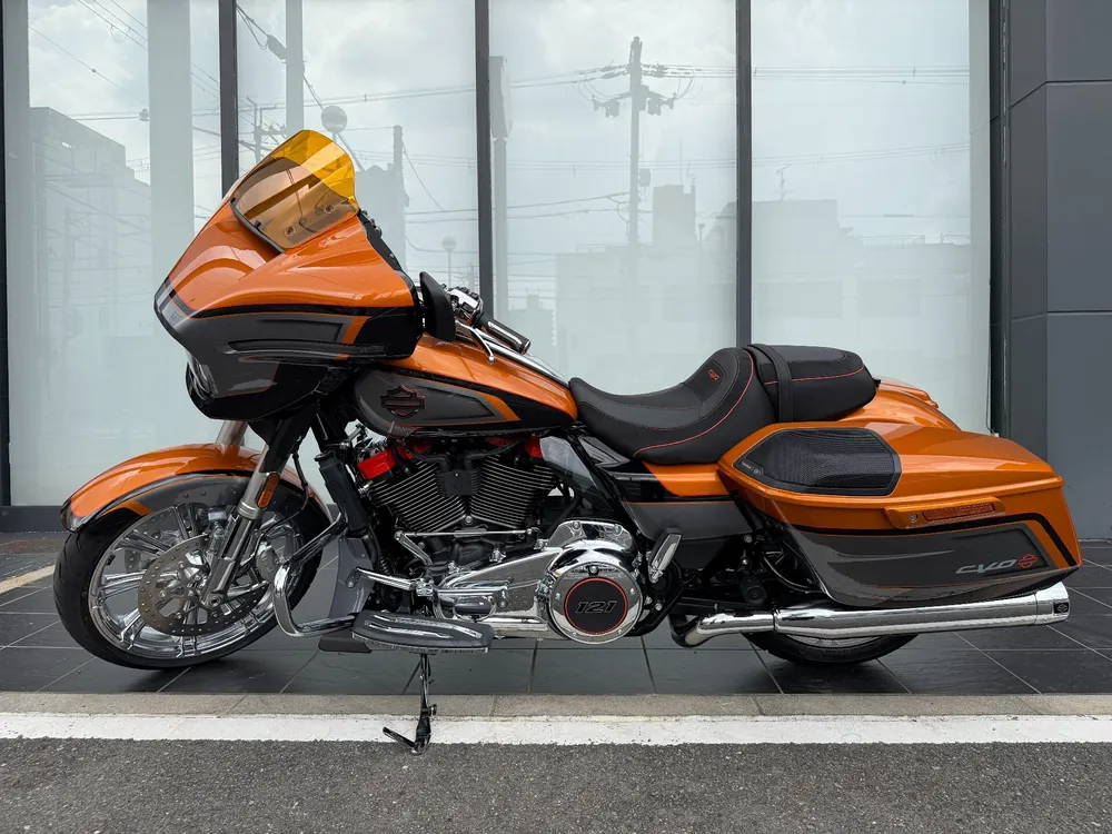 Harley-Davidson FLHXSE CVO 2026, оранжевый, фото 2