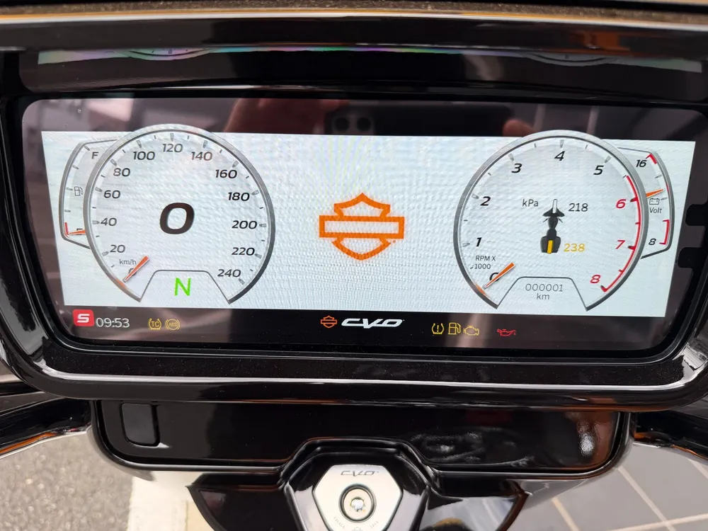 Harley-Davidson FLHXSE CVO 2026, оранжевый, фото 5
