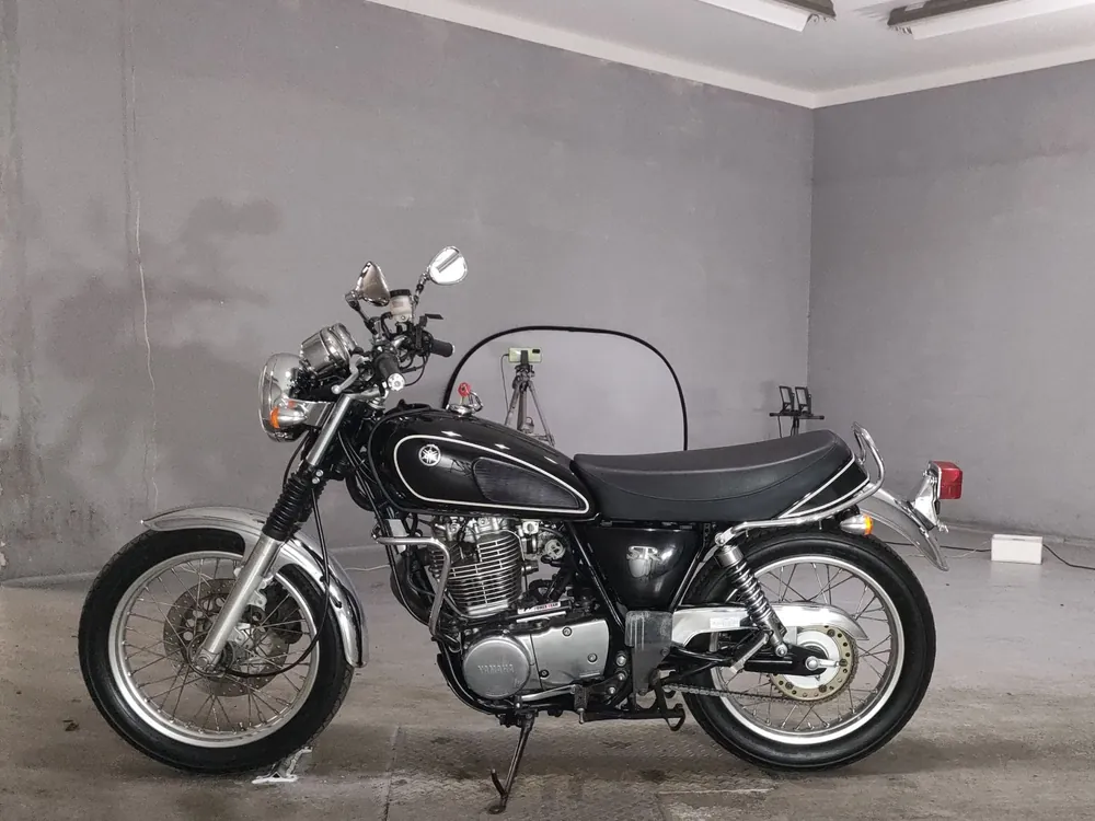 Yamaha SR400 1995, чёрный, фото 2