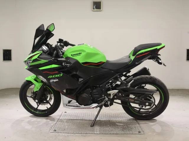 Kawasaki Ninja 400 2021, black | green, фото 2