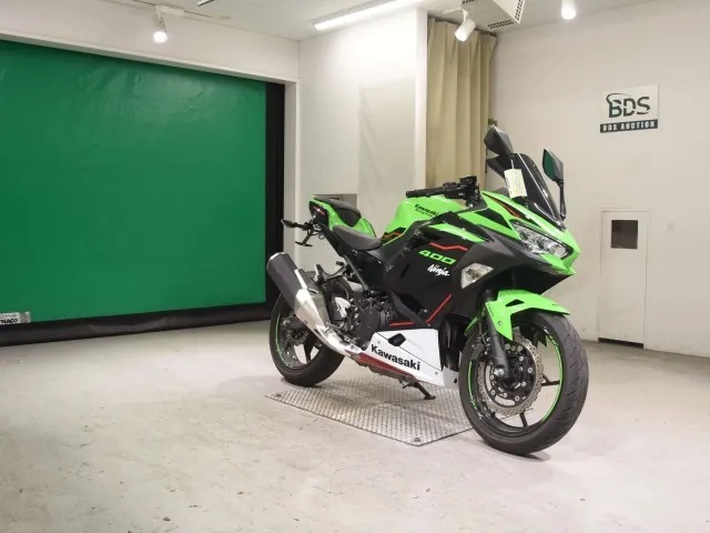 Kawasaki Ninja 400 2021, black | green, фото 3