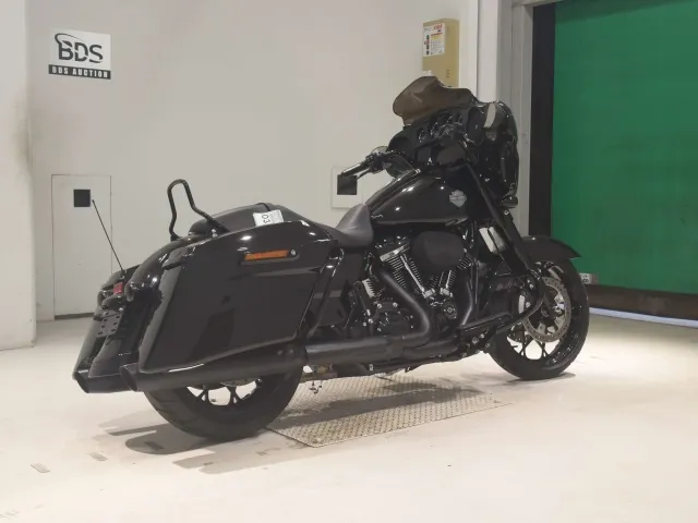 Harley-Davidson FLHXS1870 2023, чёрный, фото 5