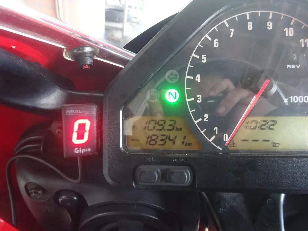 Honda CBR1000RR 2004, красный, фото 2