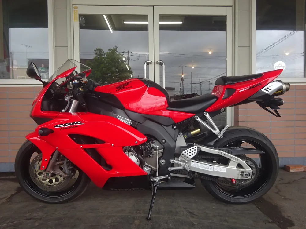 Honda CBR1000RR 2004, красный, фото 3