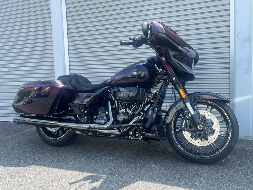 Harley-Davidson FLHXSE CVO 2026, фиолетовый, фото 5