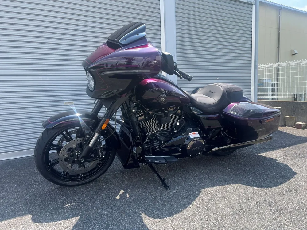 Harley-Davidson FLHXSE CVO 2026, фиолетовый, фото 8
