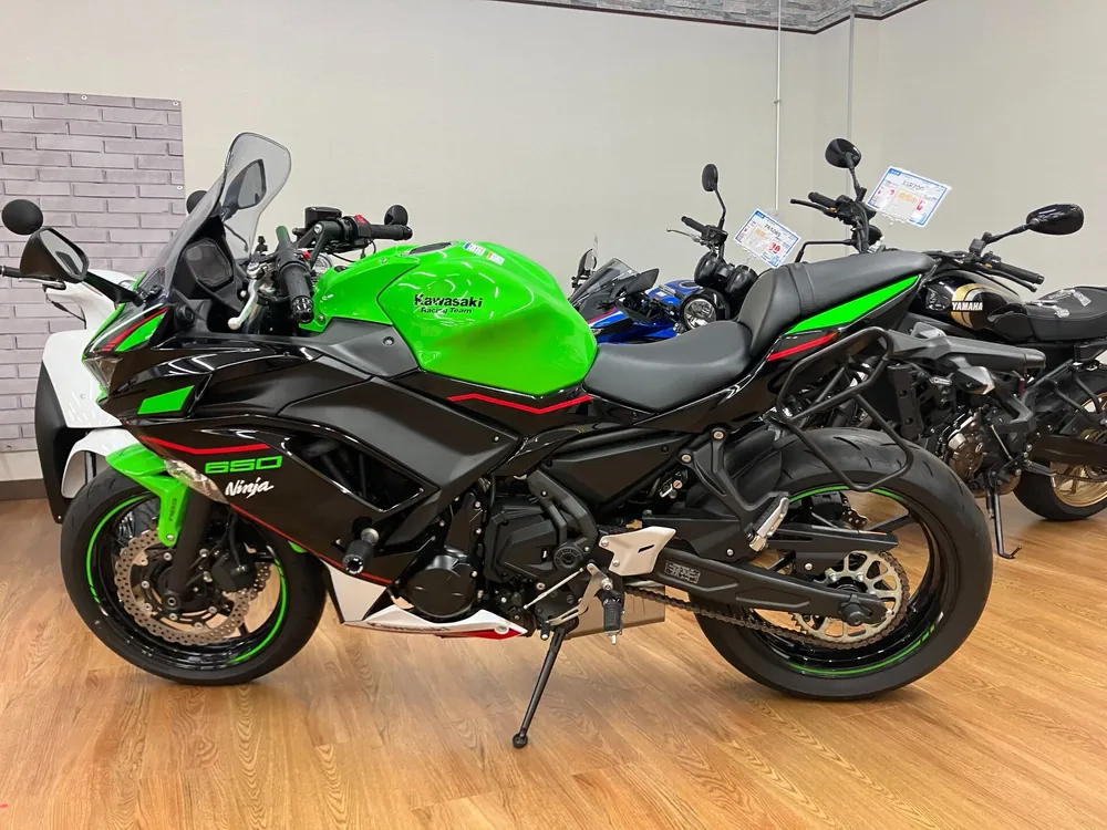 Kawasaki Ninja650A 2022, black / lime, фото 2