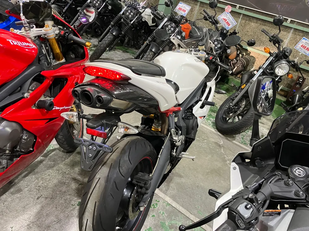 Triumph Daytona 675 R 2012, белый, фото 3