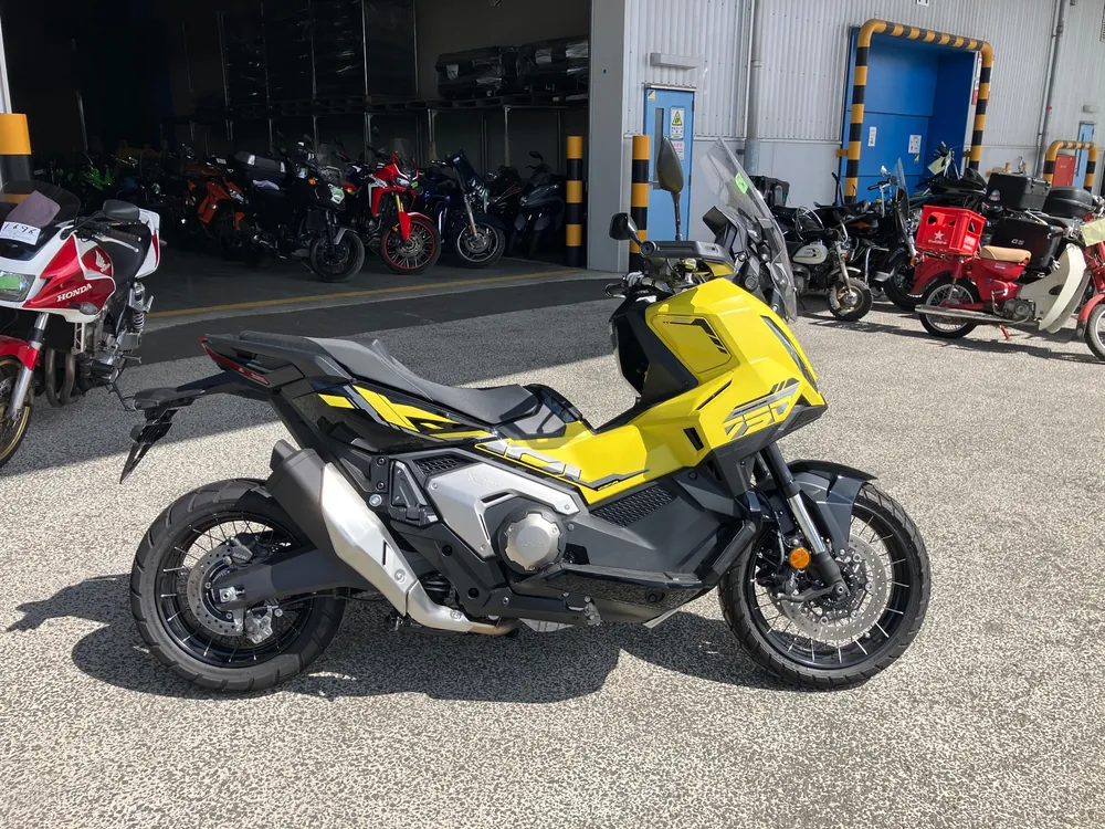 Honda X-ADV750 2025, жёлтый, фото 5