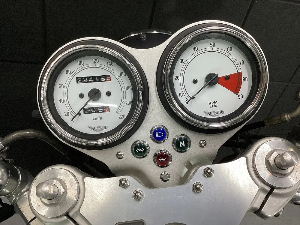 Triumph Thruxton 900 2005, фото 10