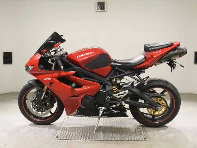 Triumph Daytona 675 2012, красный, фото 2