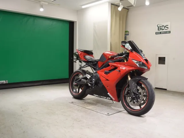 Triumph Daytona 675 2012, красный, фото 3