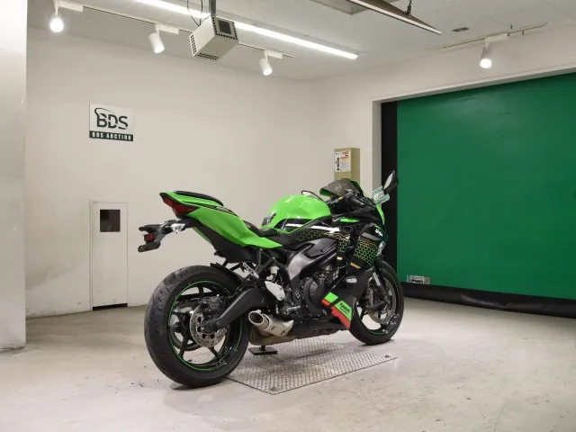 Kawasaki Ninja ZX-25R, black | green, фото 5