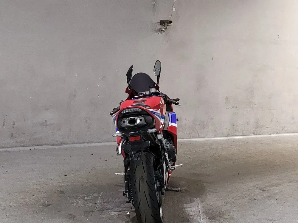 Honda CBR600RR 2021, красный, синий, фото 4
