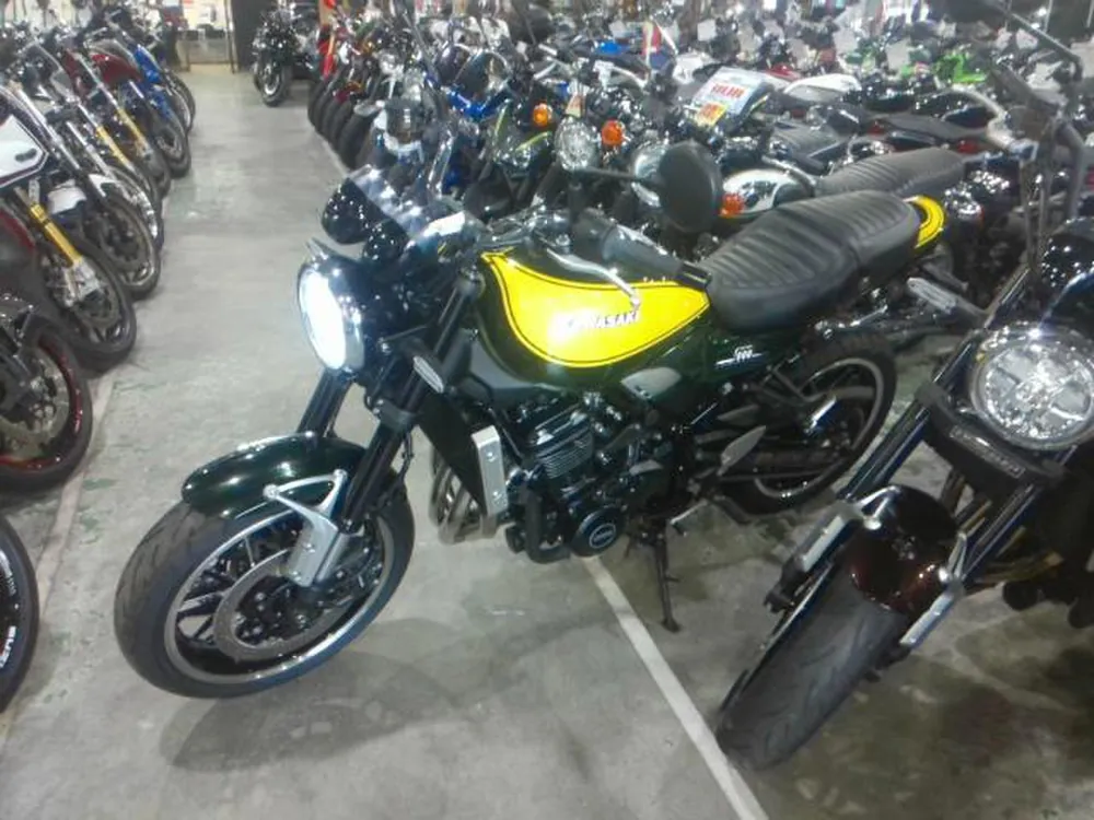 Kawasaki Z900RS 2024, зелёный, фото 5