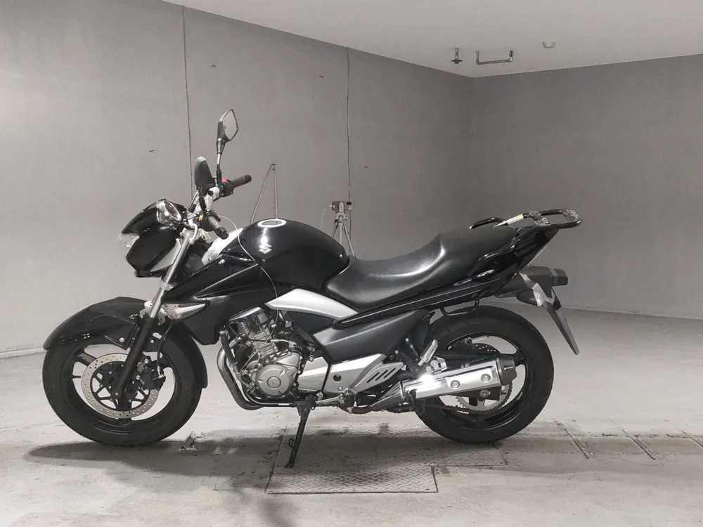 Suzuki GSR250S, чёрный, фото 2