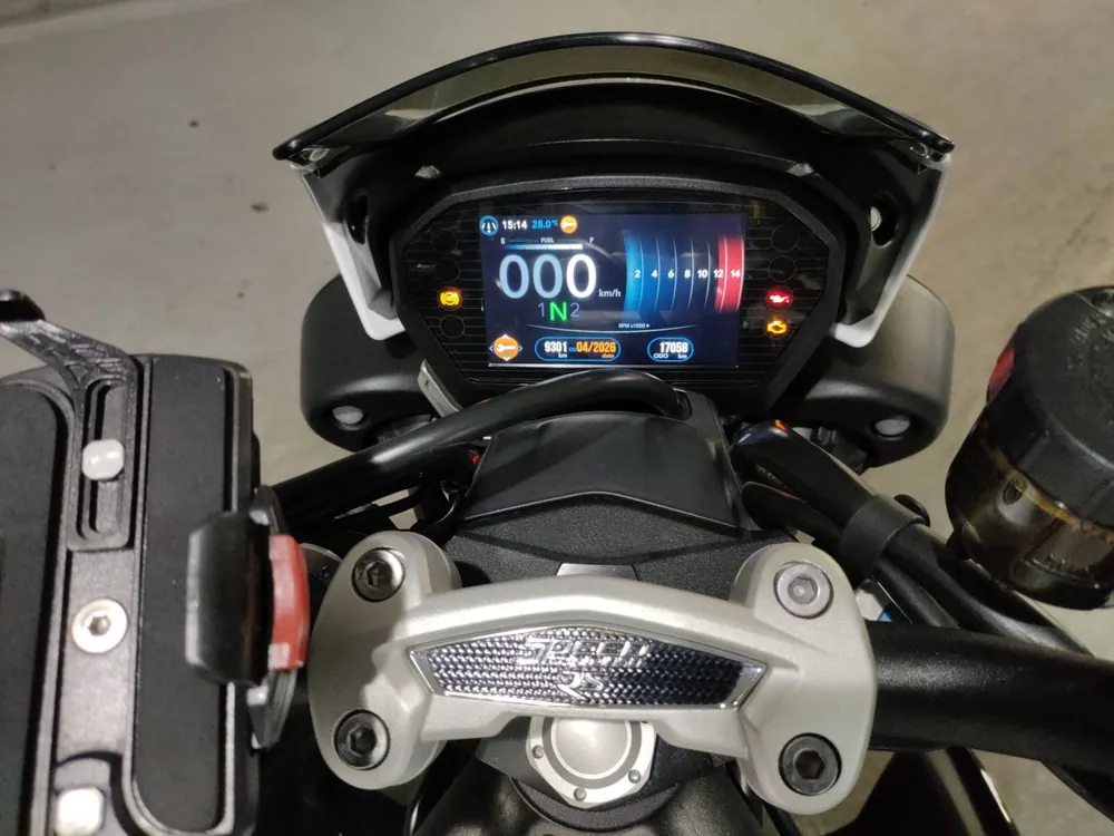 Triumph Speed Triple RS 2019, белый, фото 5