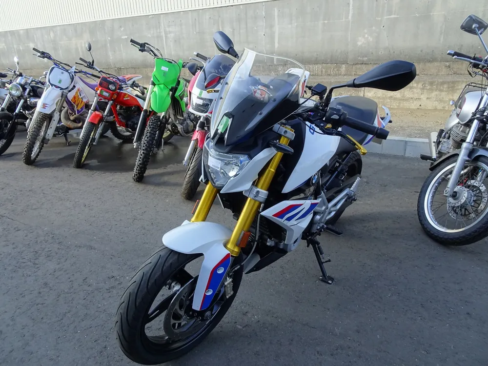 BMW G310R 2018, белый, синий, фото 4