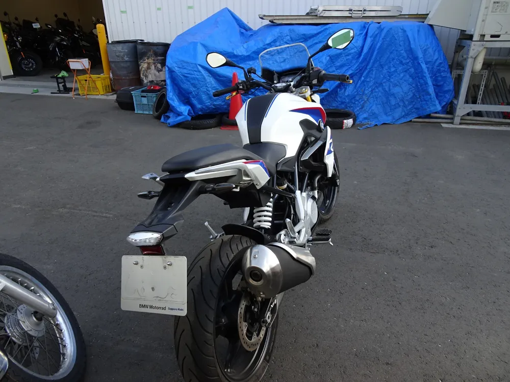 BMW G310R 2018, белый, синий, фото 5