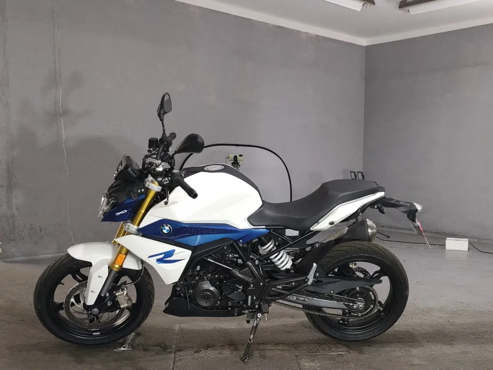 BMW G310R 2021, white / blue, фото 2