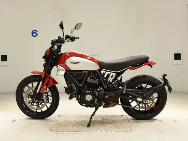 Ducati Scrambler Icon 2024, red | silver, фото 2