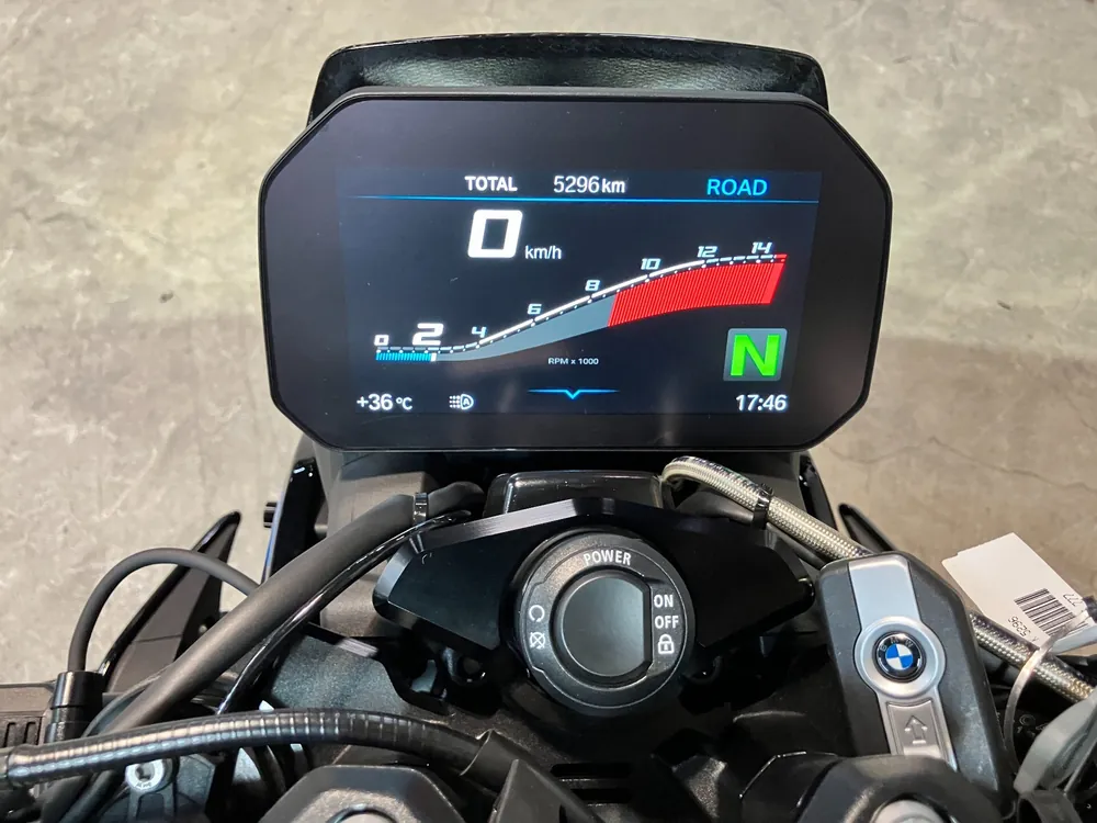 BMW M1000R 2024, чёрный, фото 3