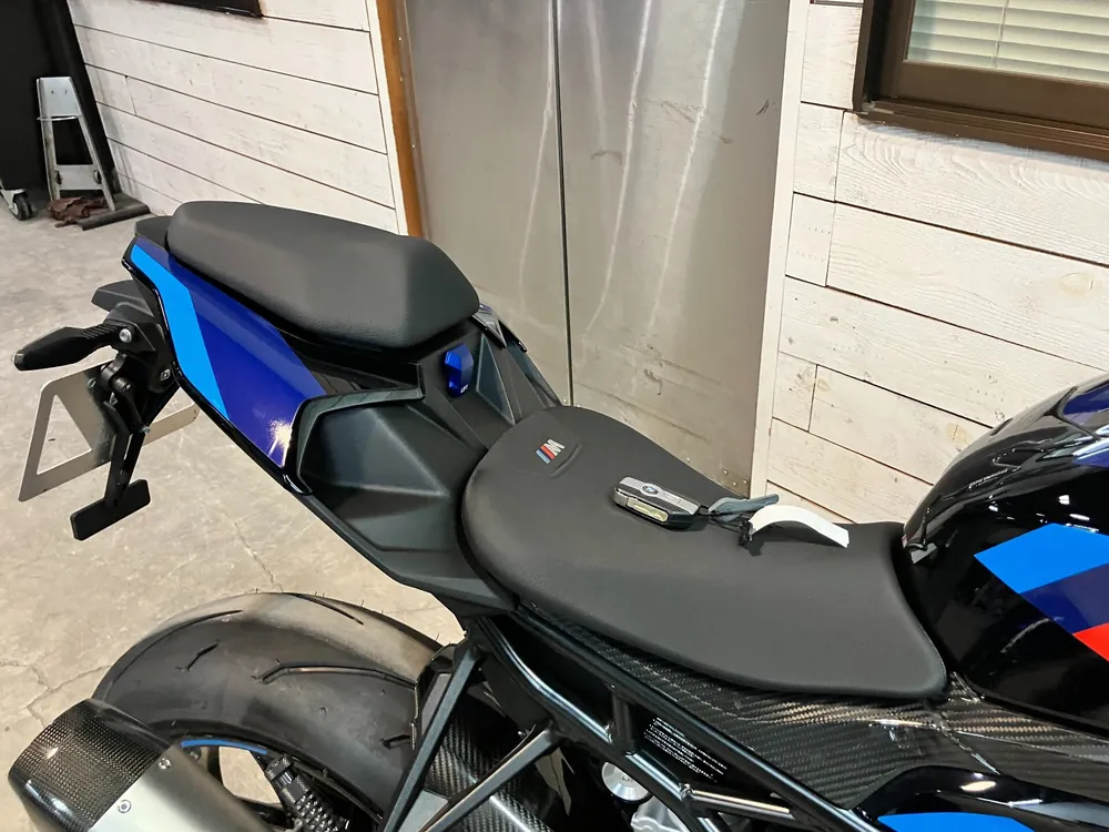 BMW M1000R 2024, чёрный, фото 4