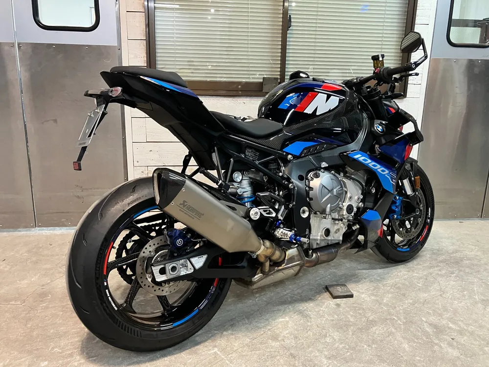 BMW M1000R 2024, чёрный, фото 6