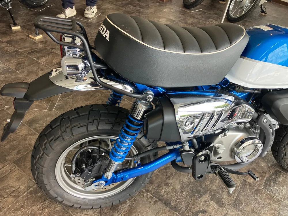 Honda Monkey 125, белый, синий, фото 5