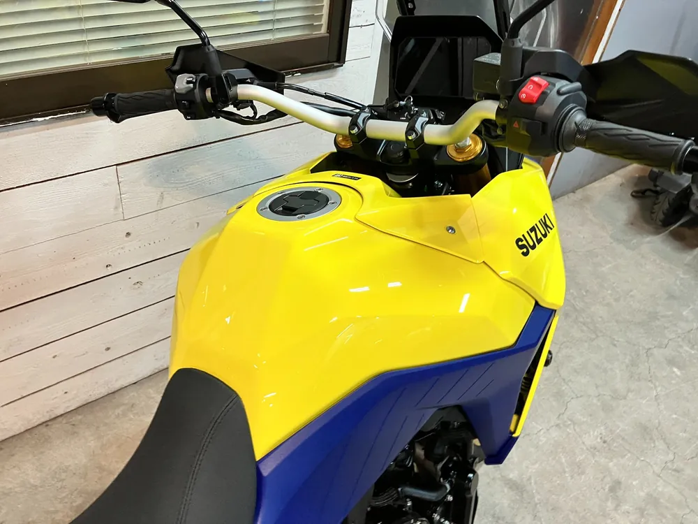 Suzuki V-Strom 800 2025, yellow / blue, фото 15