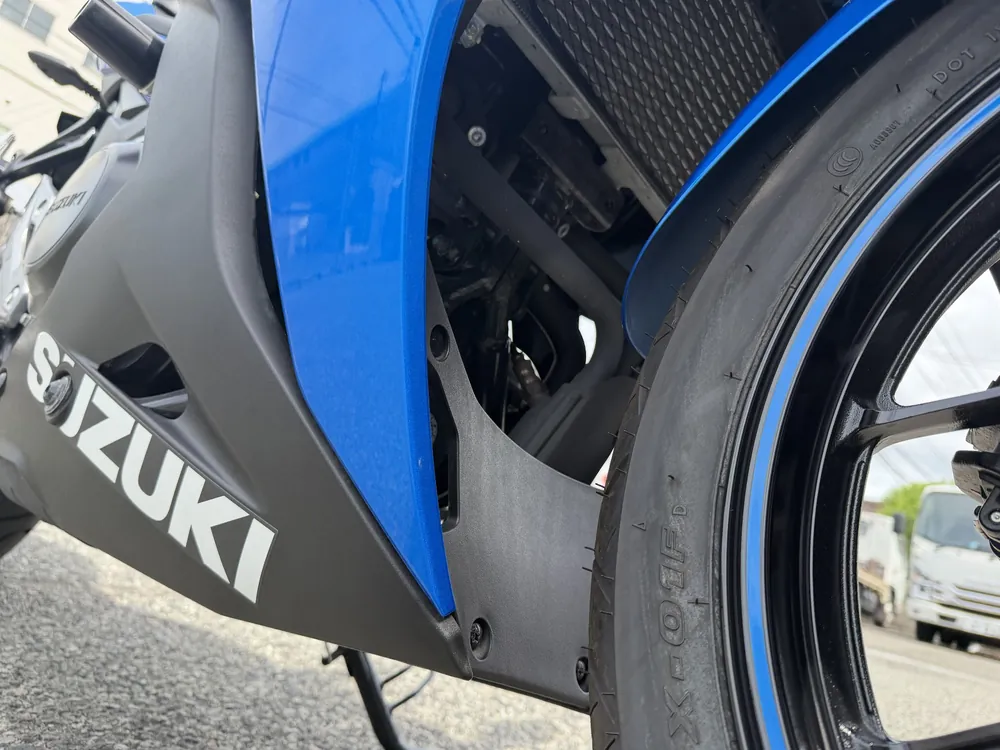 Suzuki GSX250R 2026, чёрный, фото 15