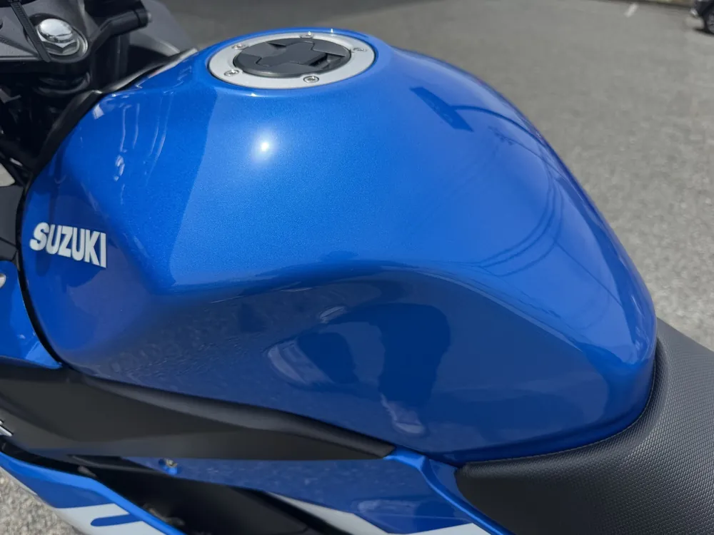 Suzuki GSX250R 2026, чёрный, фото 8