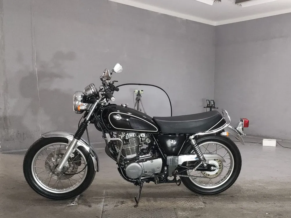 Yamaha SR400 2012, чёрный, фото 2