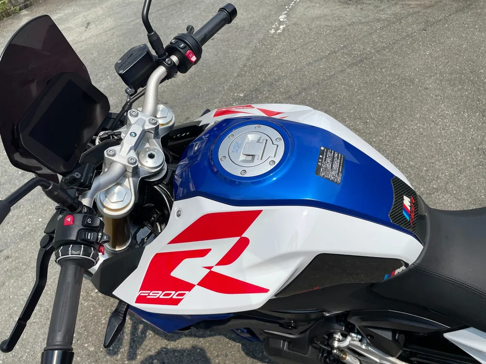 BMW F900R Base 2024, white / blue, фото 13
