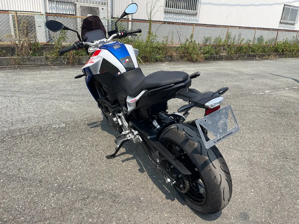 BMW F900R Base 2024, white / blue, фото 5